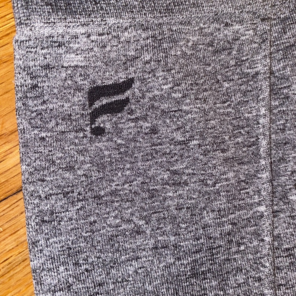 XL gray 7/8 fabletics leggings